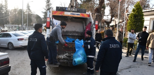 SİVEREK'TE DENETİMLERDE TESPİT EDİLEN 5 TON BOZUK ÜRÜN İMHA EDİLDİ