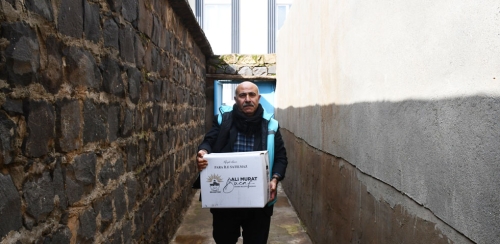 BELEDİYEMİZ, RAMAZAN KOLİLERİNİ İHTİYAÇ SAHİPLERİNE ULAŞTIRIYOR