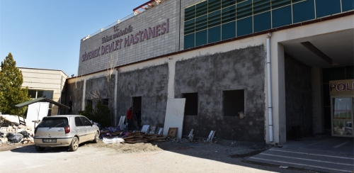 Siverek Belediyesi'nden devlet hastanesine 6 yeni POLİKLİNİK