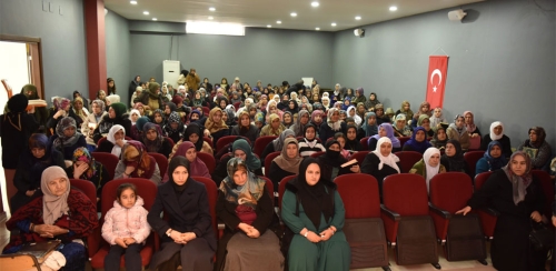 SİVEREK'TE KADINLARA ÖZEL KADİR GECESİ PROGRAMI DÜZENLENDİ