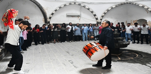 ÜNİVERSİTEYE HAZIRLANAN GENÇLERE MORAL ETKİNLİĞİ