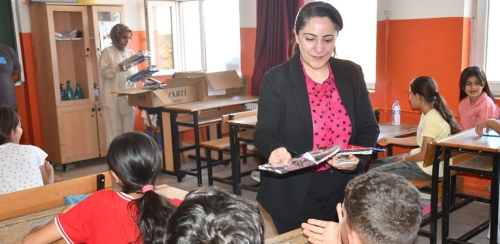 SİVEREK BELEDİYESİ’NDEN ÖĞRENCİLERE KARNE HEDİYESİ