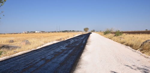 SİVEREK’TE YILLARDIR BEKLENEN YOLUN YAPIMINA BAŞLANDI