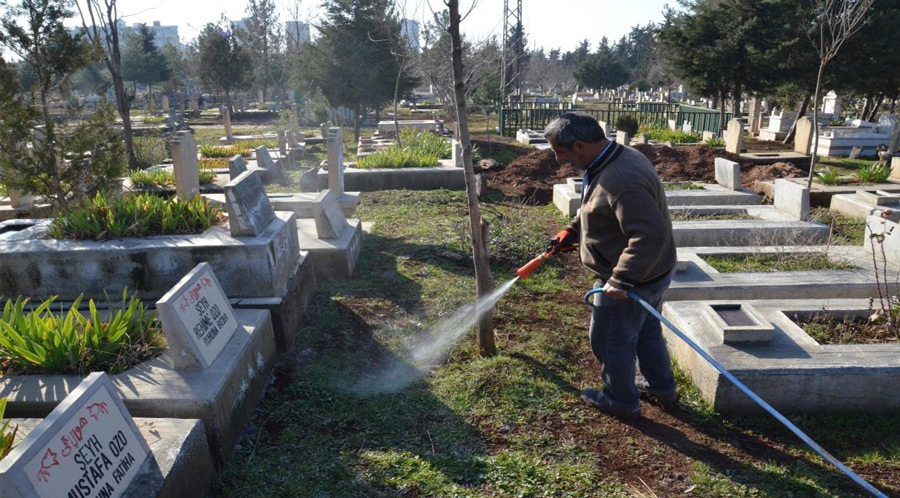 Mezarlıklarda Çevre Temizlik Çalışması