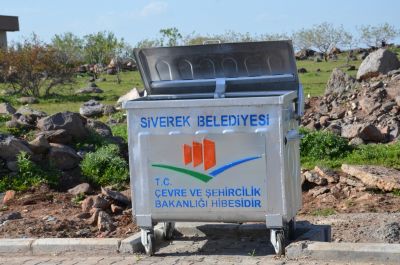 Çevre ve Şehircilik Bakanlığından Siverek Belediyesine çöp konteyneri hibe edildi