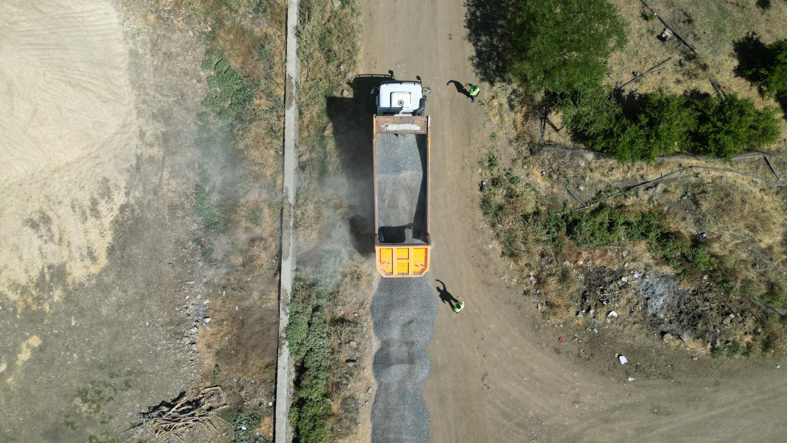 Siverek kırsalında yol yapım çalışmaları sürüyor