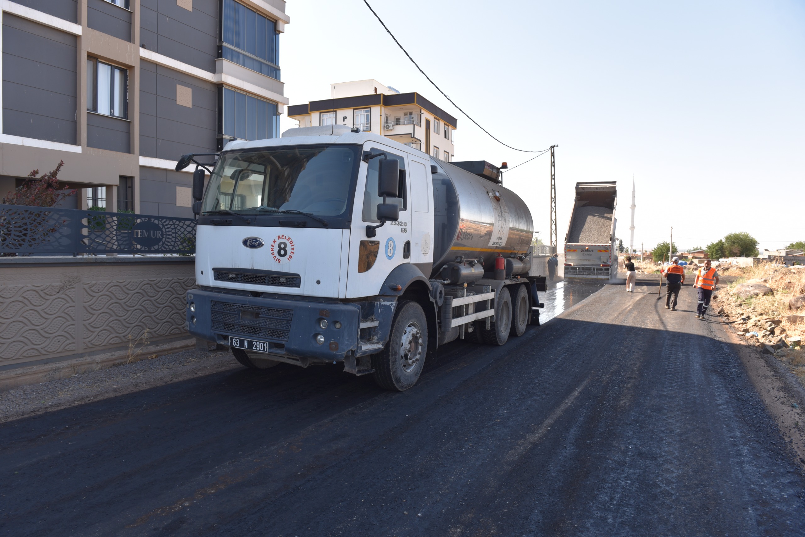 Yol yapım ve asfaltlama çalışmaları sürüyor